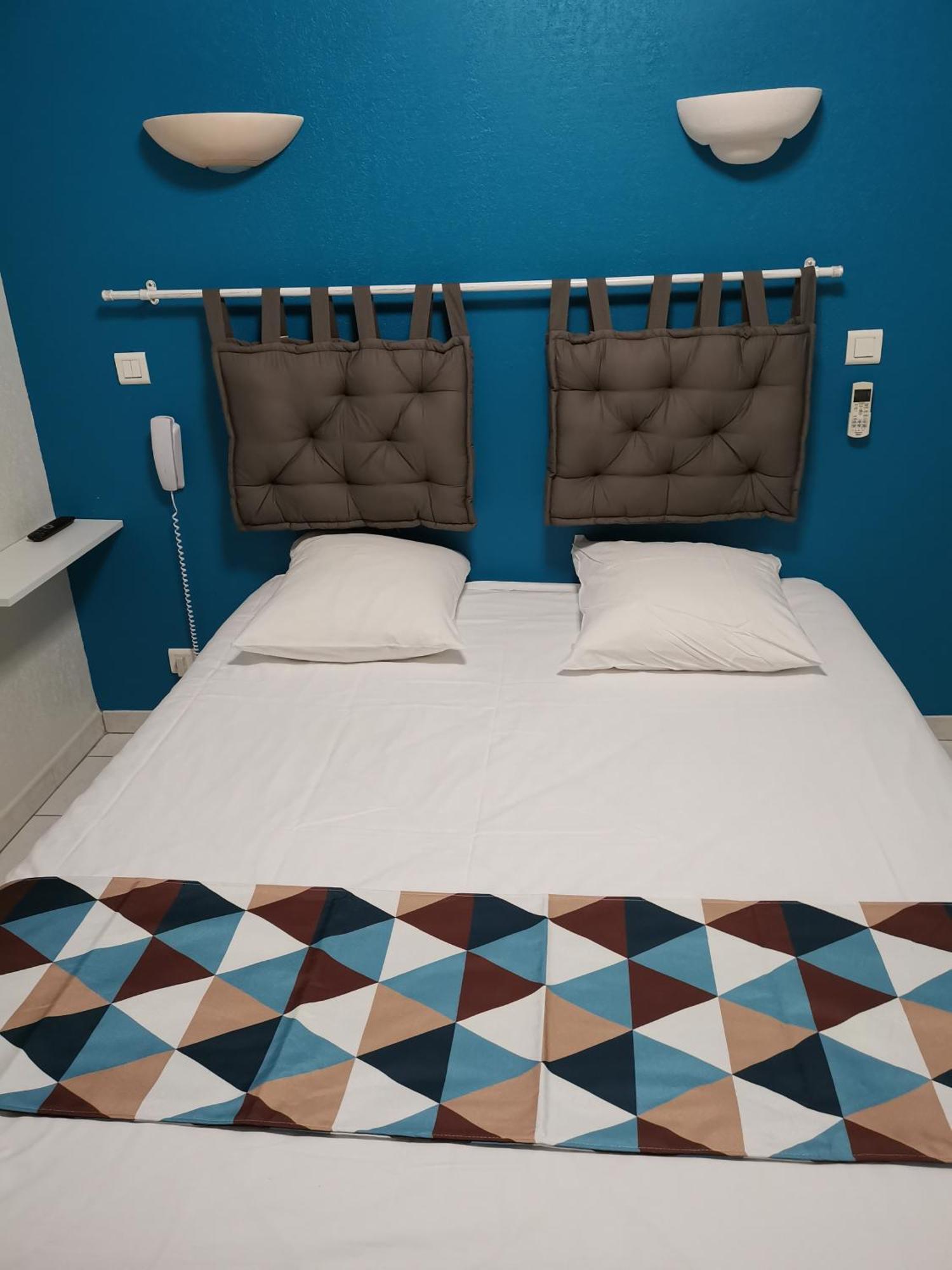 Carry Hotel Bagian luar foto