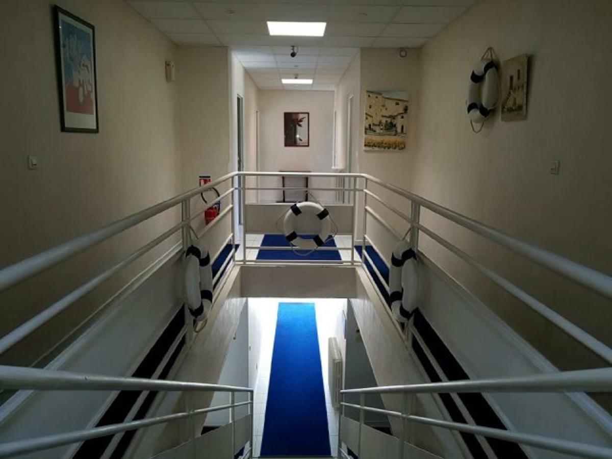 Carry Hotel Bagian luar foto